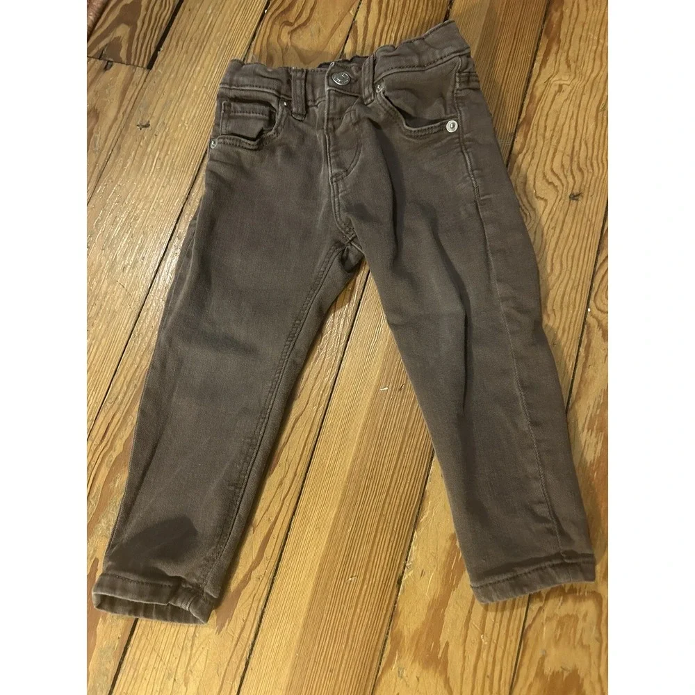 Zara lot includes